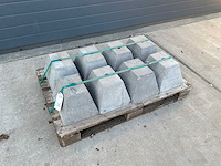 Hardsteen sokkel piramide 26x33cm (8x) - afbeelding 4 van  4