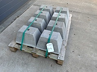 Hardsteen sokkel piramide 33x26cm (8x) - afbeelding 2 van  3