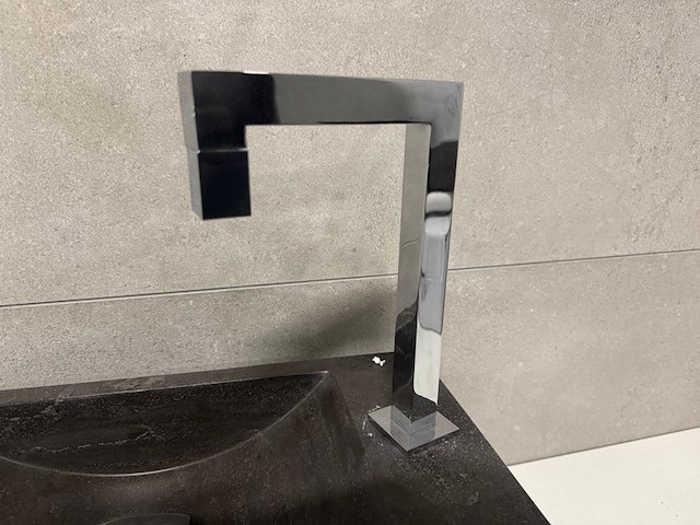 Hardstenen fontein 40x22,3x10 cm + kraan wb - afbeelding 3 van  4