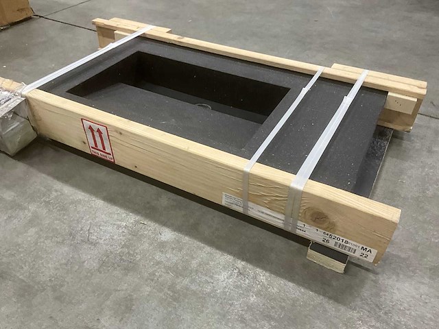 Hardstenen wastafel 81 cm - afbeelding 1 van  7