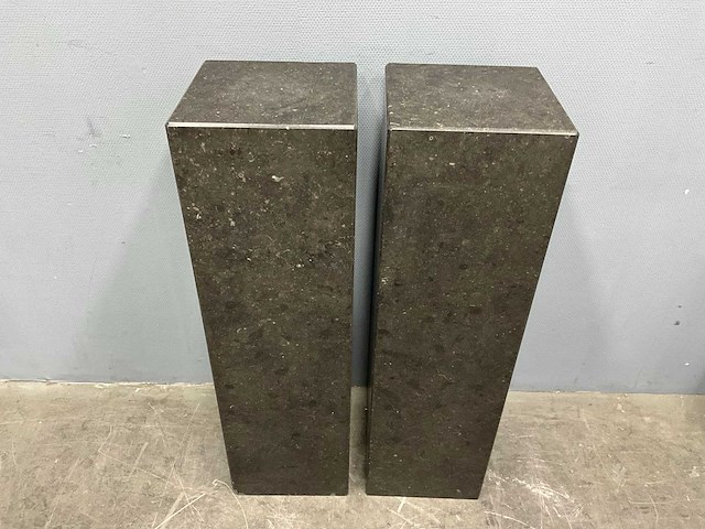 Hardstenen zuil 30x30x105 cm (2x) - afbeelding 5 van  6