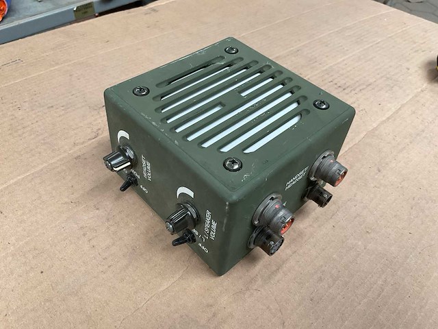 Harris loudspeaker amplifier - afbeelding 2 van  4