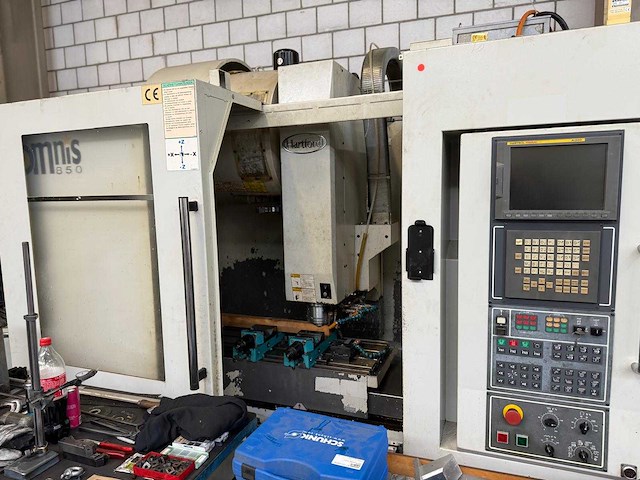 Hartford - omnis 850 - cnc vertical machining centre - afbeelding 1 van  3