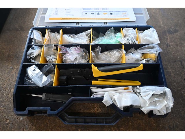 Harting connector installatiekoffer - afbeelding 1 van  5