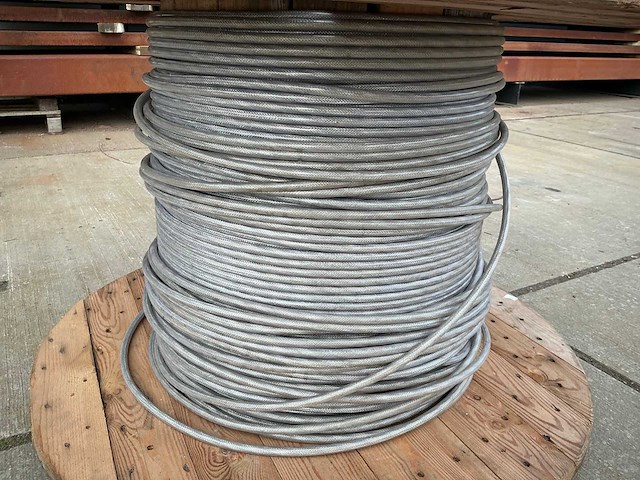 Haspel met kabel - afbeelding 2 van  4