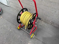 Haspel met tuinslang - afbeelding 5 van  5