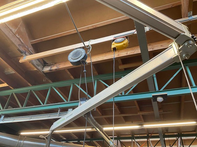 Haspels met luchtslang en elektra (3x) - afbeelding 1 van  3