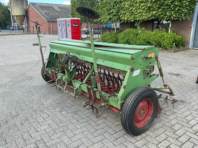 Hassia du100 hydraulische zaaimachine - afbeelding 13 van  17