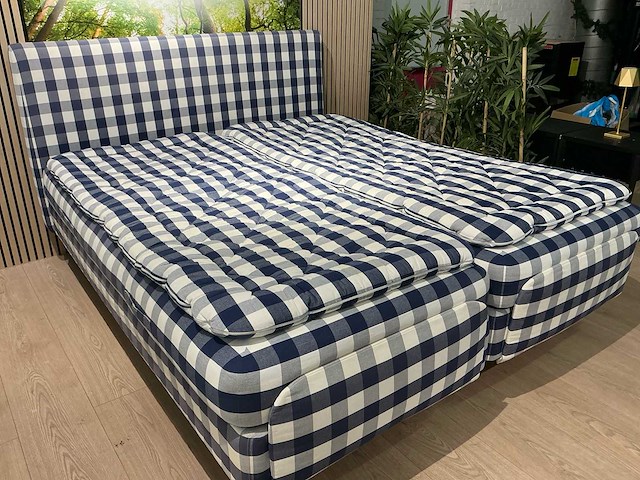Hästens adjustable bed – elektrisch verstelbaar – 180 x 210 cm - afbeelding 3 van  9