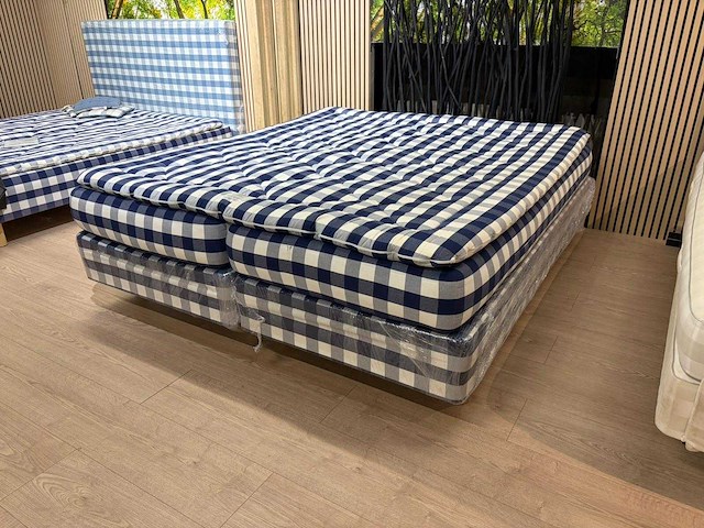 Hästens boxspring 180x220 bed - afbeelding 1 van  11