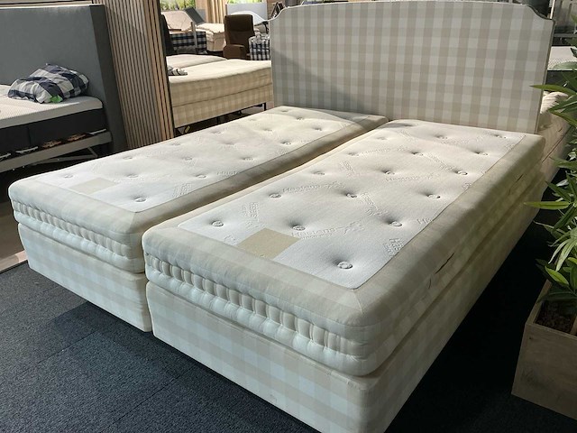 Hästens eala bed - afbeelding 1 van  6