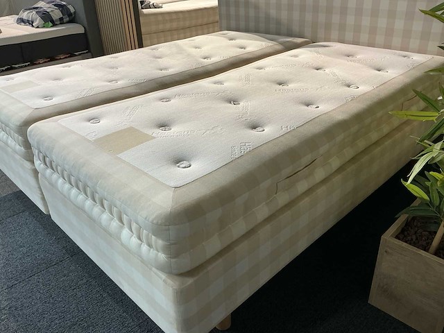 Hästens eala bed - afbeelding 6 van  6