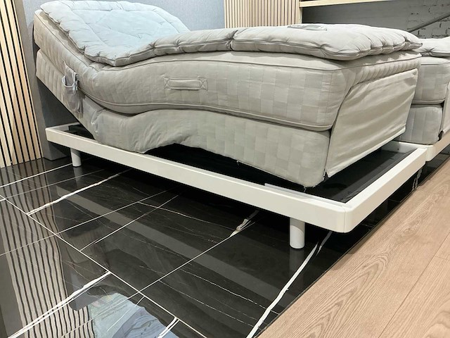 Hästens lenoria – elektrisch verstelbaar bed – 180 x 210 cm - afbeelding 2 van  15