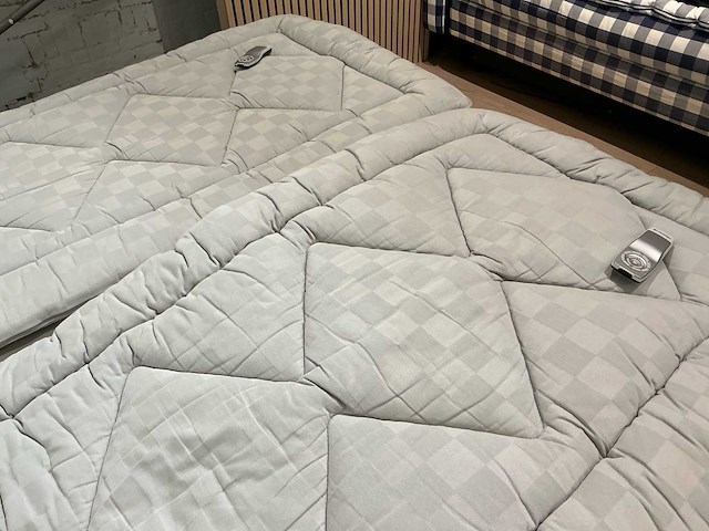 Hästens lenoria – elektrisch verstelbaar bed – 180 x 210 cm - afbeelding 12 van  15