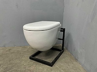 Hatria - wandcloset met toiletzitting en bedieningsplaat - afbeelding 3 van  7