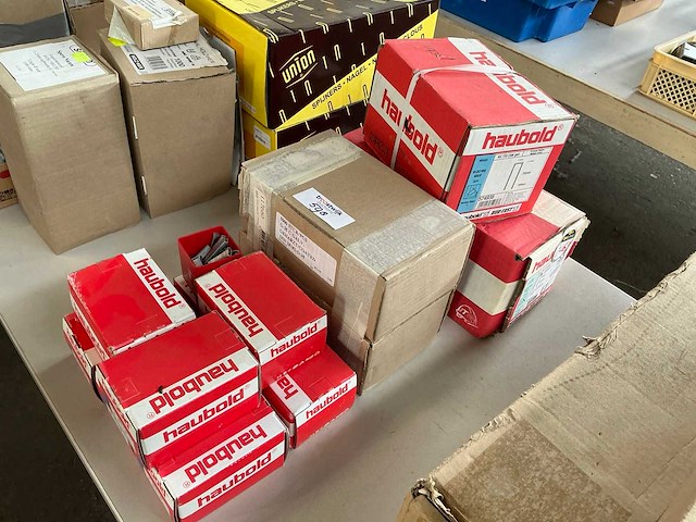 Haubold partij nieten en schroeven en nagels - afbeelding 1 van  5