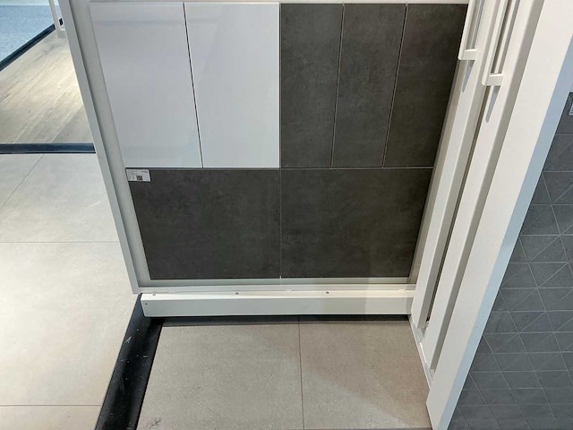 Hauff - tegeldisplay met schuifpanelen - afbeelding 6 van  19