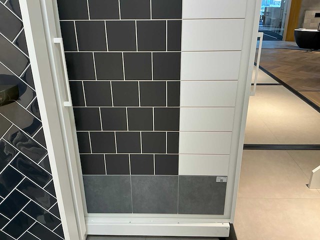 Hauff - tegeldisplay met schuifpanelen - afbeelding 8 van  19