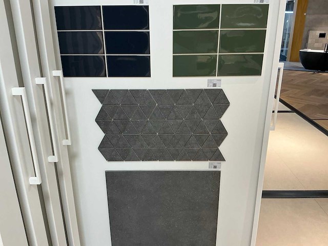 Hauff - tegeldisplay met schuifpanelen - afbeelding 16 van  19