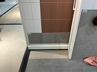 Hauff - tegeldisplay met schuifpanelen - afbeelding 19 van  19