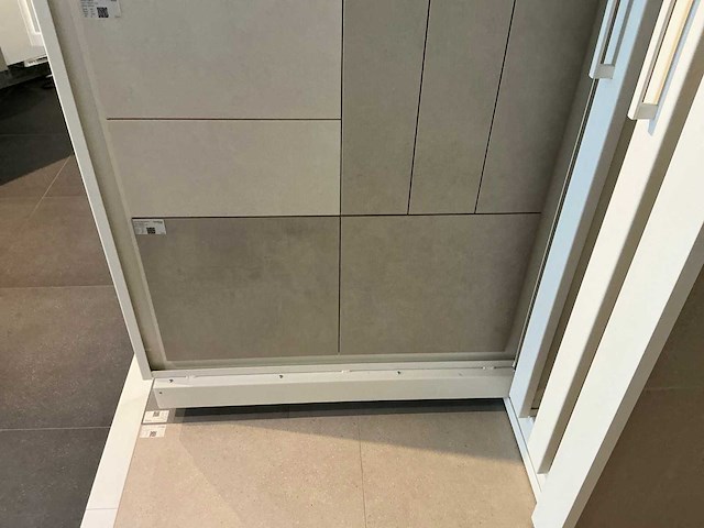 Hauff - tegeldisplay met schuifpanelen - afbeelding 6 van  22