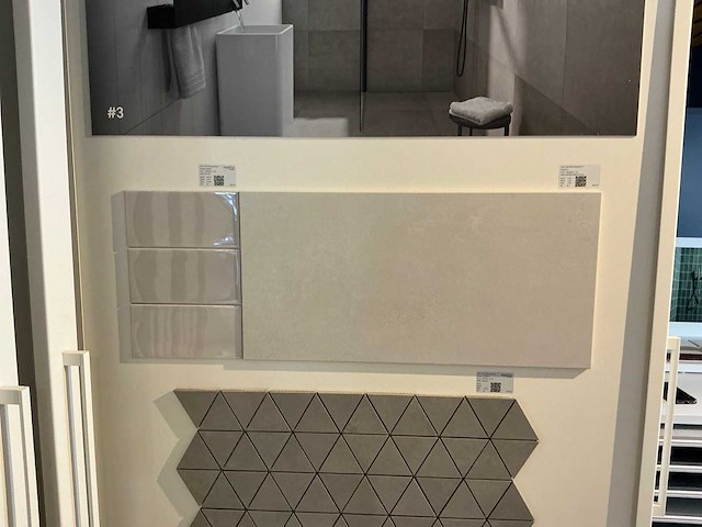 Hauff - tegeldisplay met schuifpanelen - afbeelding 18 van  22