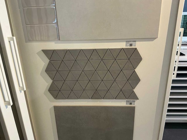 Hauff - tegeldisplay met schuifpanelen - afbeelding 19 van  22