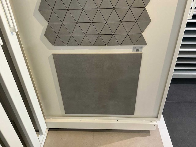 Hauff - tegeldisplay met schuifpanelen - afbeelding 20 van  22