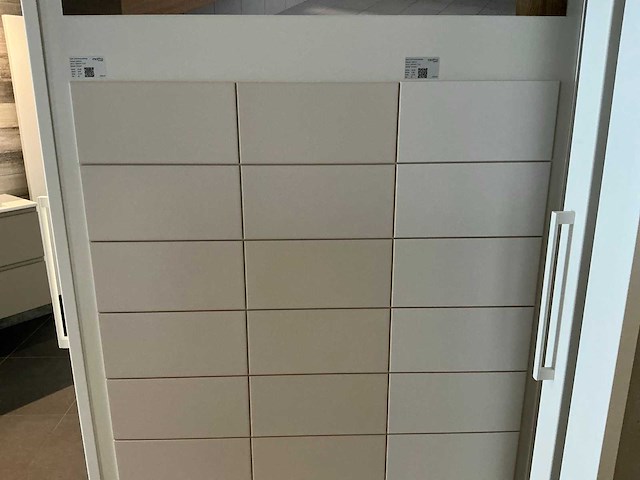 Hauff - tegeldisplay met schuifpanelen - afbeelding 21 van  22