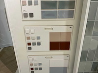 Hauff - tegeldisplay met schuifpanelen - afbeelding 17 van  23