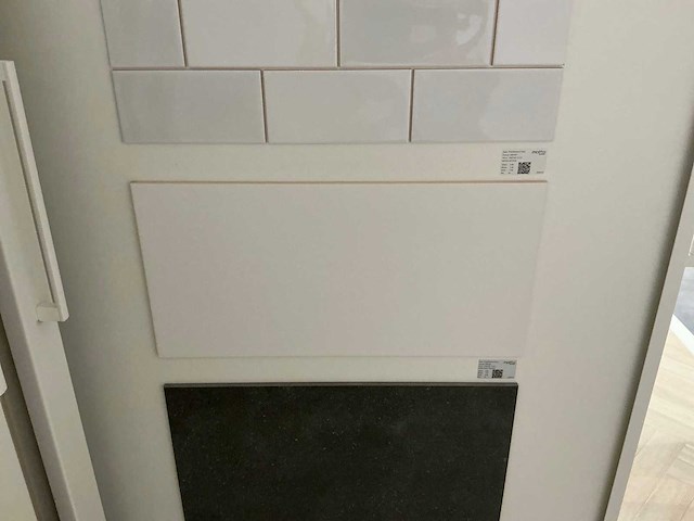Hauff - tegeldisplay met schuifpanelen - afbeelding 20 van  23