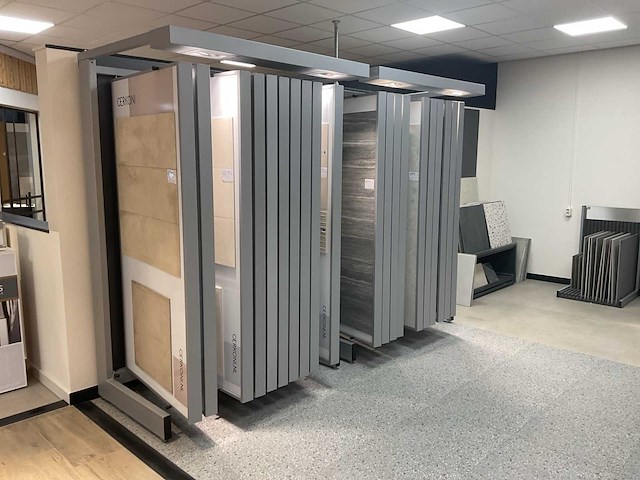 Hauff - tegeldisplay met schuifpanelen - afbeelding 1 van  36