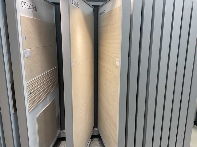 Hauff - tegeldisplay met schuifpanelen - afbeelding 19 van  36