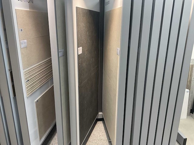 Hauff - tegeldisplay met schuifpanelen - afbeelding 20 van  36