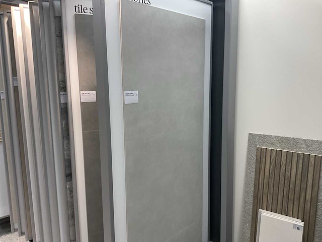 Hauff - tegeldisplay met schuifpanelen - afbeelding 30 van  36