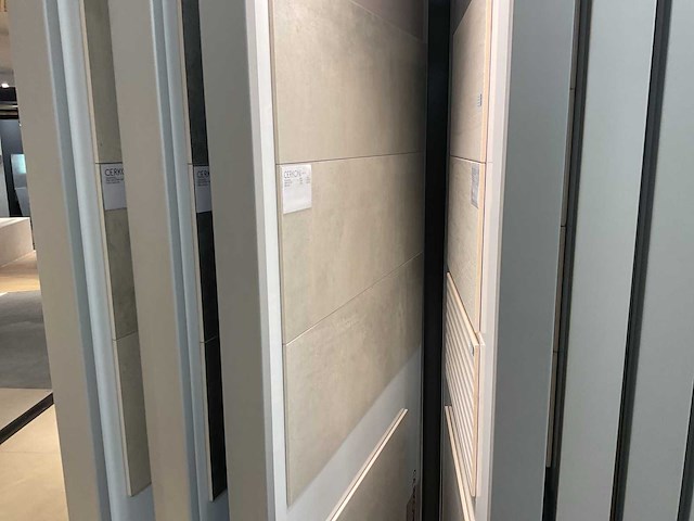 Hauff - tegeldisplay met schuifpanelen - afbeelding 31 van  36