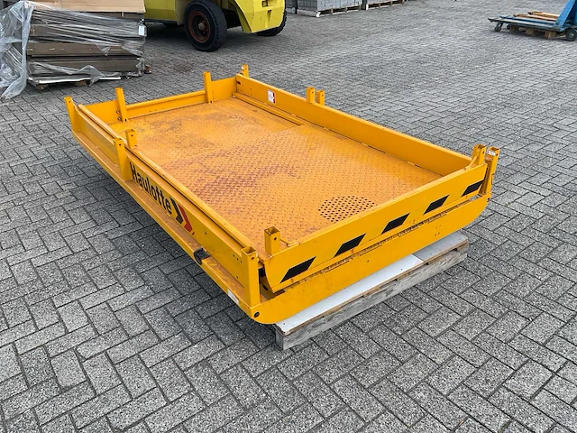 Haulotte hoogwerker bak - afbeelding 2 van  7