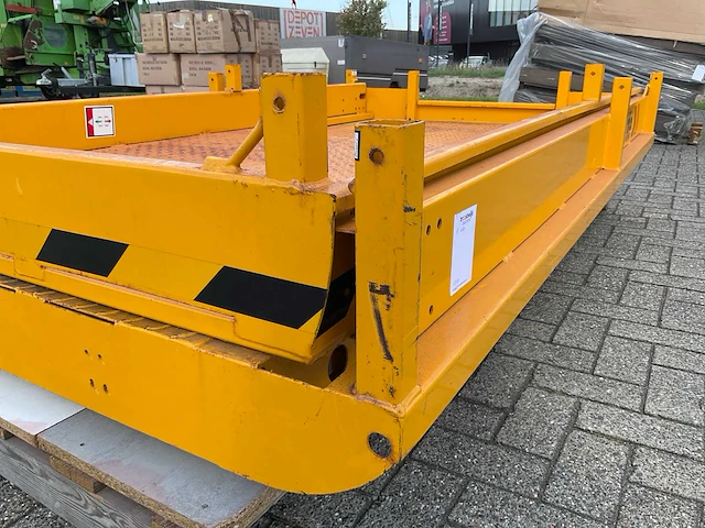 Haulotte hoogwerker bak - afbeelding 4 van  7