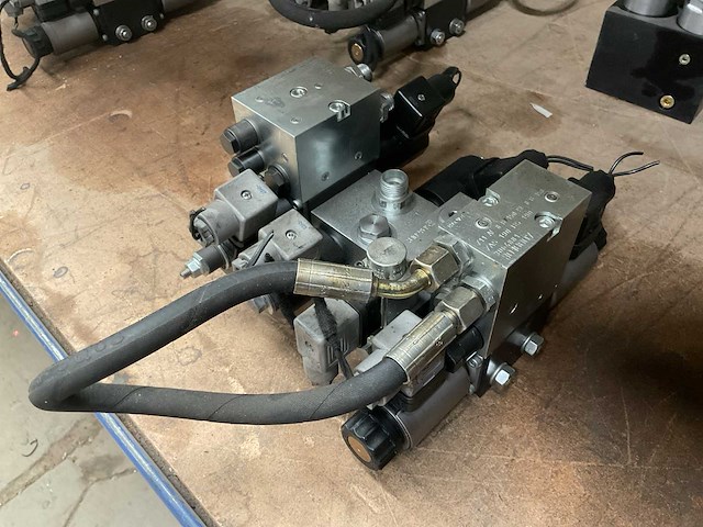 Hawe hydraulik ventiel blok - afbeelding 1 van  4
