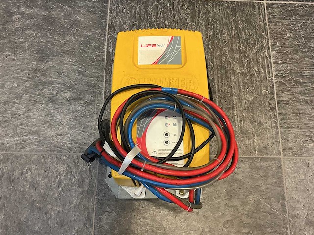 Hawker - 24v 100a - battery chargers - afbeelding 1 van  3