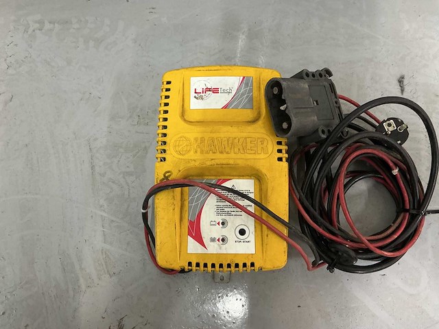 Hawker - 24v 40a - battery chargers - afbeelding 1 van  2
