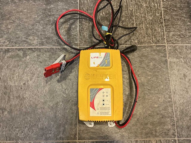 Hawker - 24v 80a - battery chargers - afbeelding 1 van  2