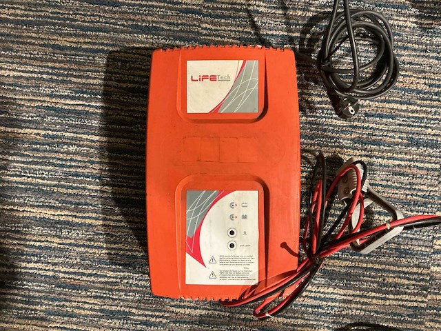 Hawker - 36v 40a - battery chargers - afbeelding 1 van  2