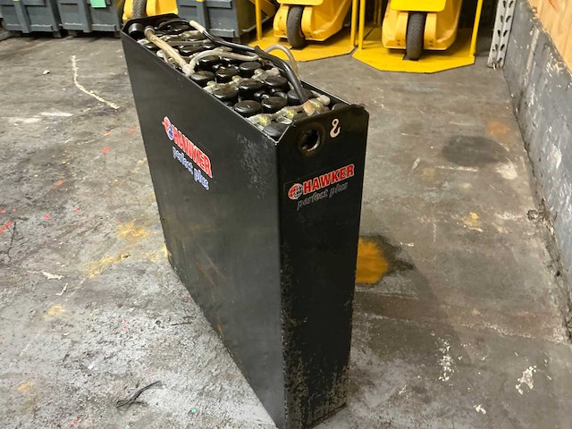 Hawker 24 volt tractie accu - afbeelding 6 van  8