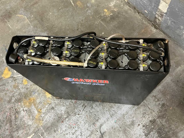 Hawker 24 volt tractie accu - afbeelding 7 van  8