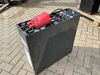 Hawker 24v 2 pzs 250 tractie batterij - afbeelding 1 van  4