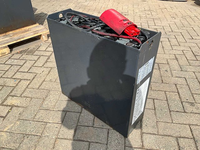 Hawker 24v 2 pzs 250 tractie batterij - afbeelding 2 van  4