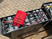 Hawker 24v 2 pzs 250 tractie batterij - afbeelding 3 van  4