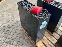Hawker 24v 2 pzs 250 tractie batterij - afbeelding 1 van  5