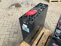Hawker 24v 2 pzs 250 tractie batterij - afbeelding 2 van  5